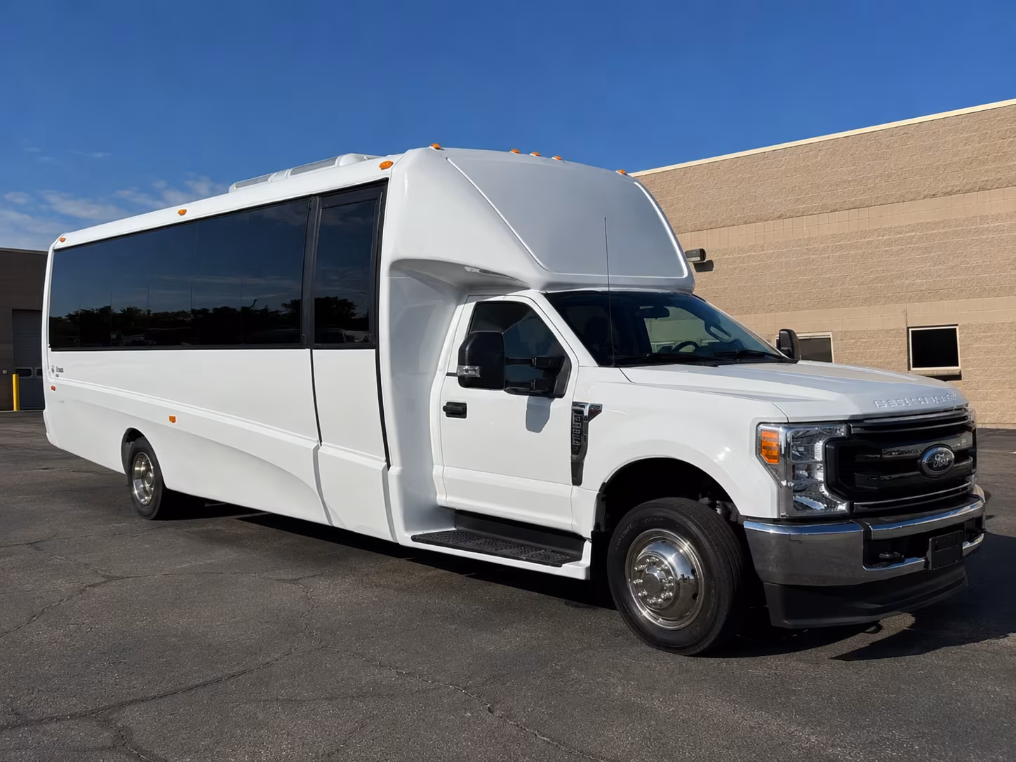 Omaha Airport Shuttle & Transportation party bus exterior