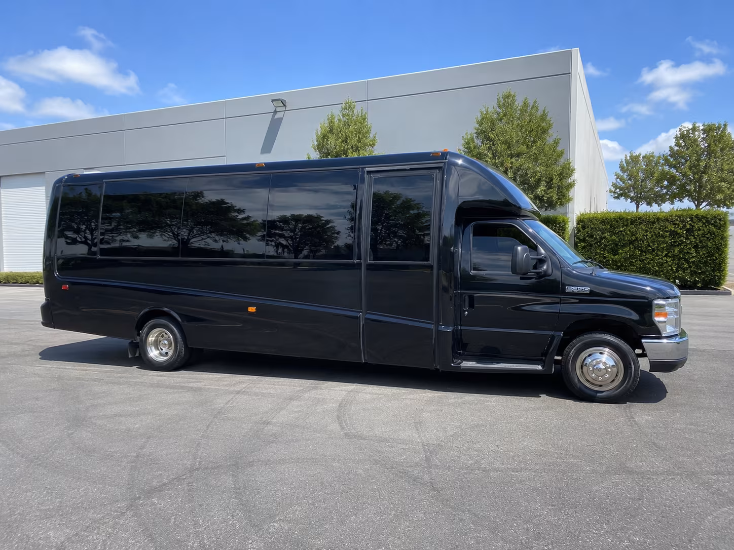 Omaha Birthday, Sweet 16, & Quinceañera Transportation party bus exterior